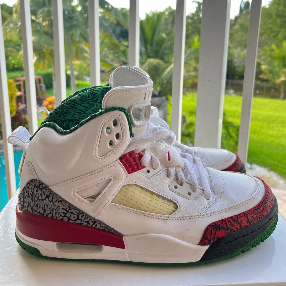 Nike size 10 no box light wear and tear must go!